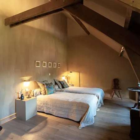15 Bed & Breakfast 3*